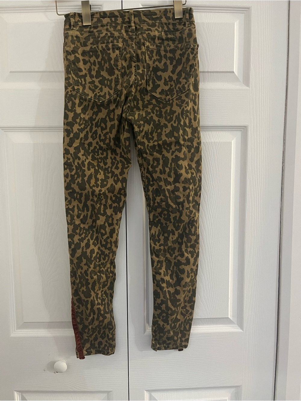 Zara Olive Green Leopard Skinny Jeans with Subtle Red Trim